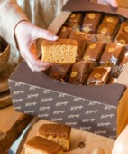 Box of pumpkin and yuzu sponge cake, gluten-free and lactose-free 30uds