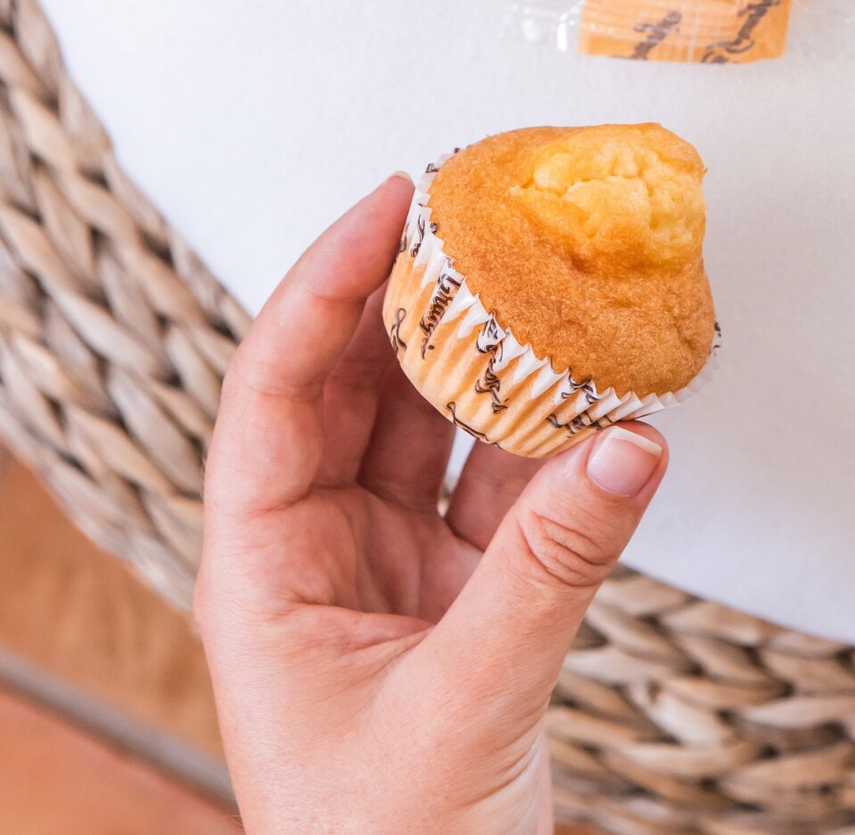 Sugar, gluten and lactose free fibre fairy cakes with maltitol sweetener