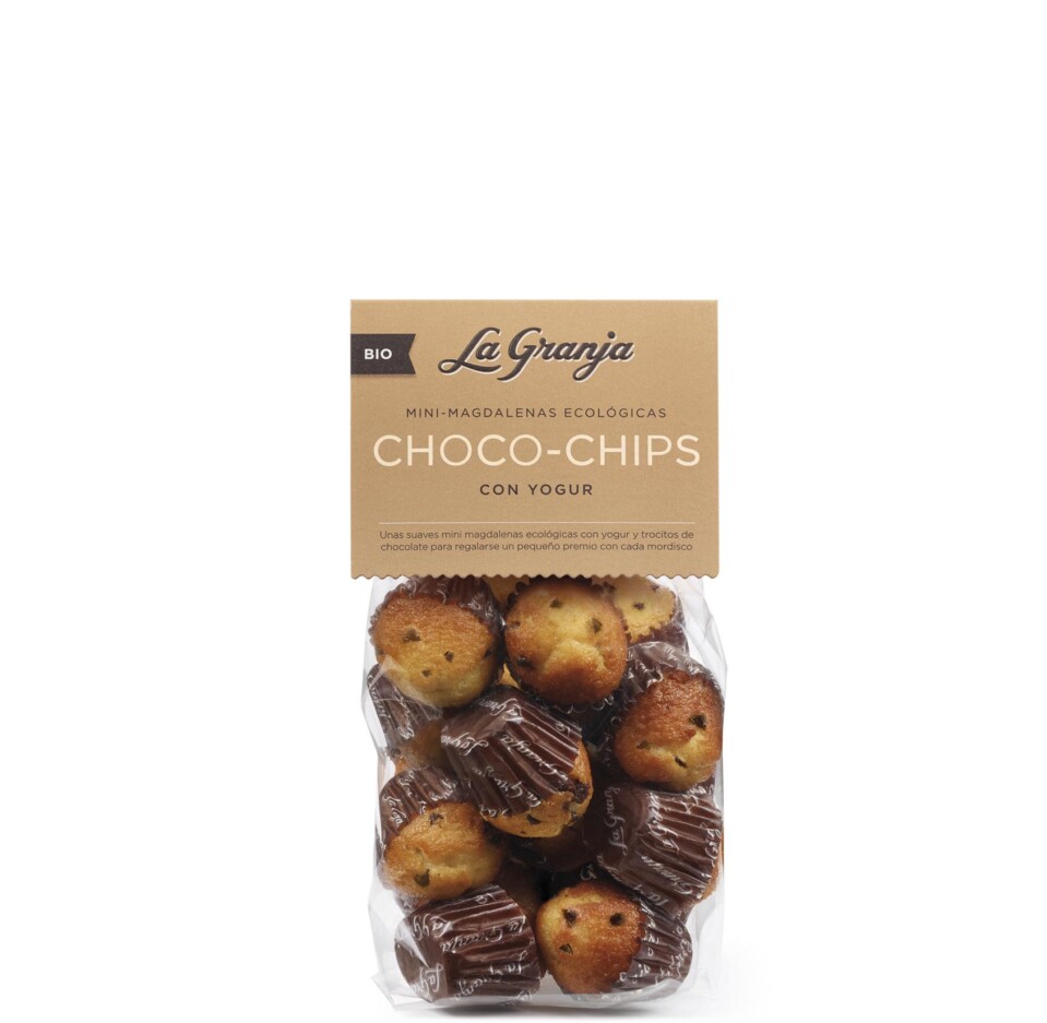 Organic mini fairy cakes choco-chips with yogurt